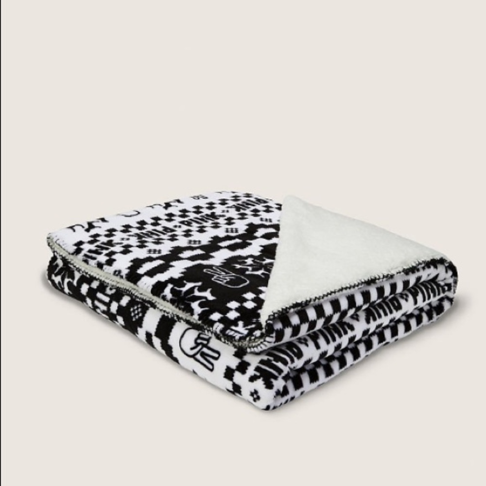 PINK Victoria’s Secret Sherpa Blanket - Picture 3 of 4